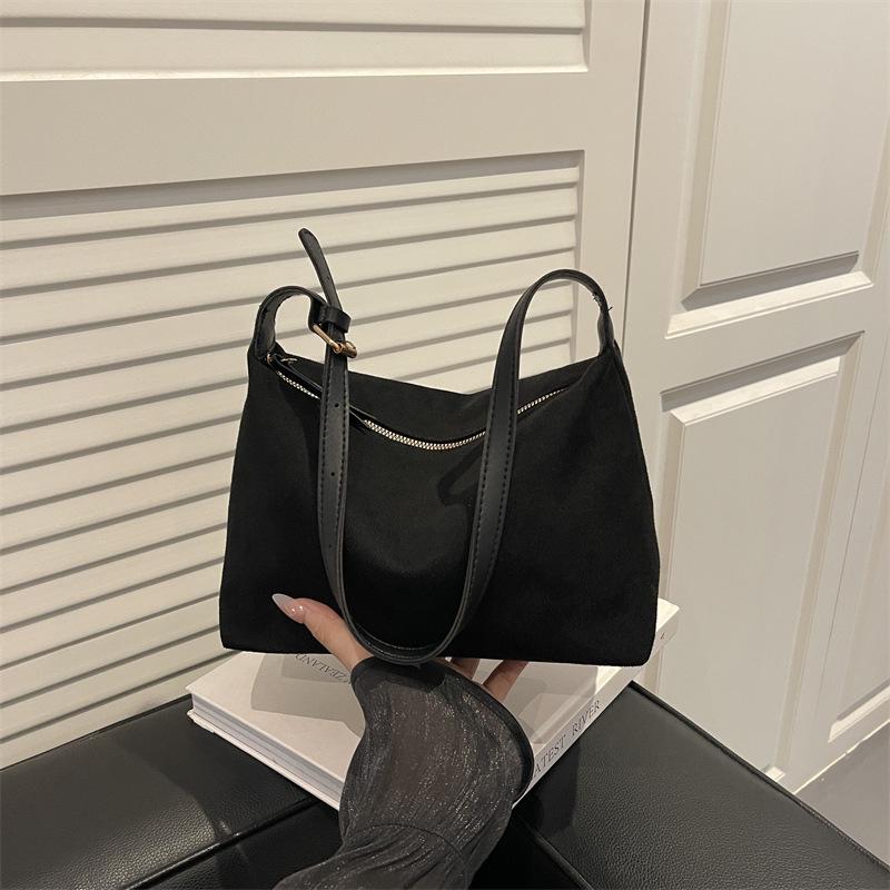 2025 Women's Retro Suede Versatile Crossbody Underarm Bag