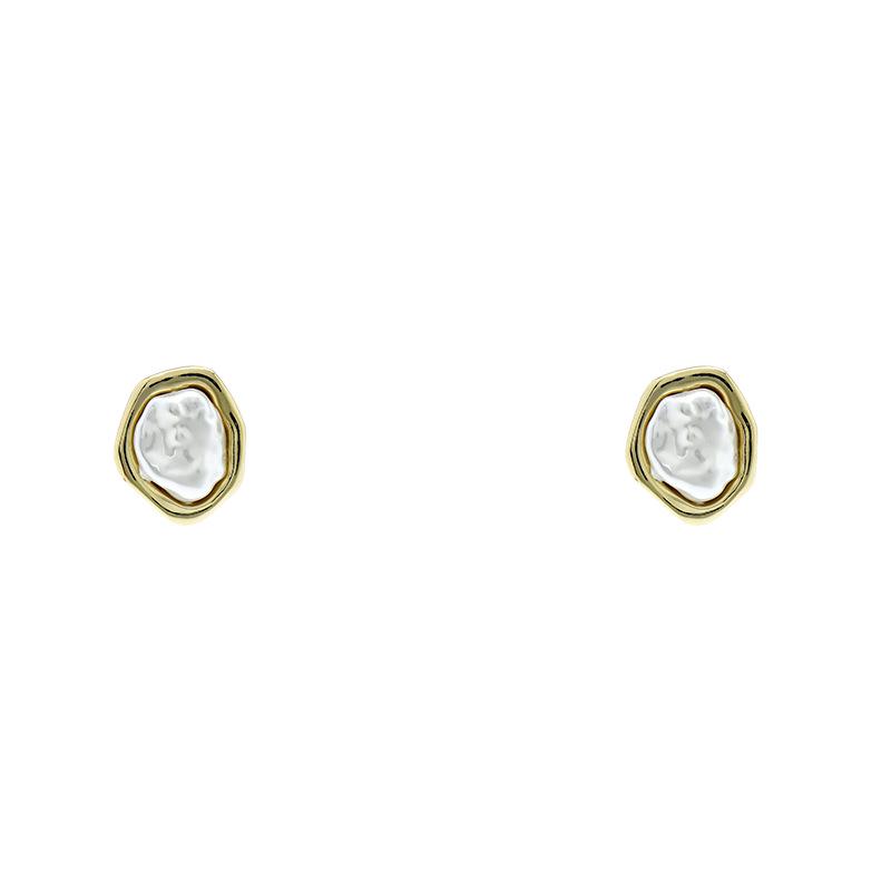 Baroque Pearl Stud Earrings: S925 Silver, Unique Retro Design, Versatile for Commute