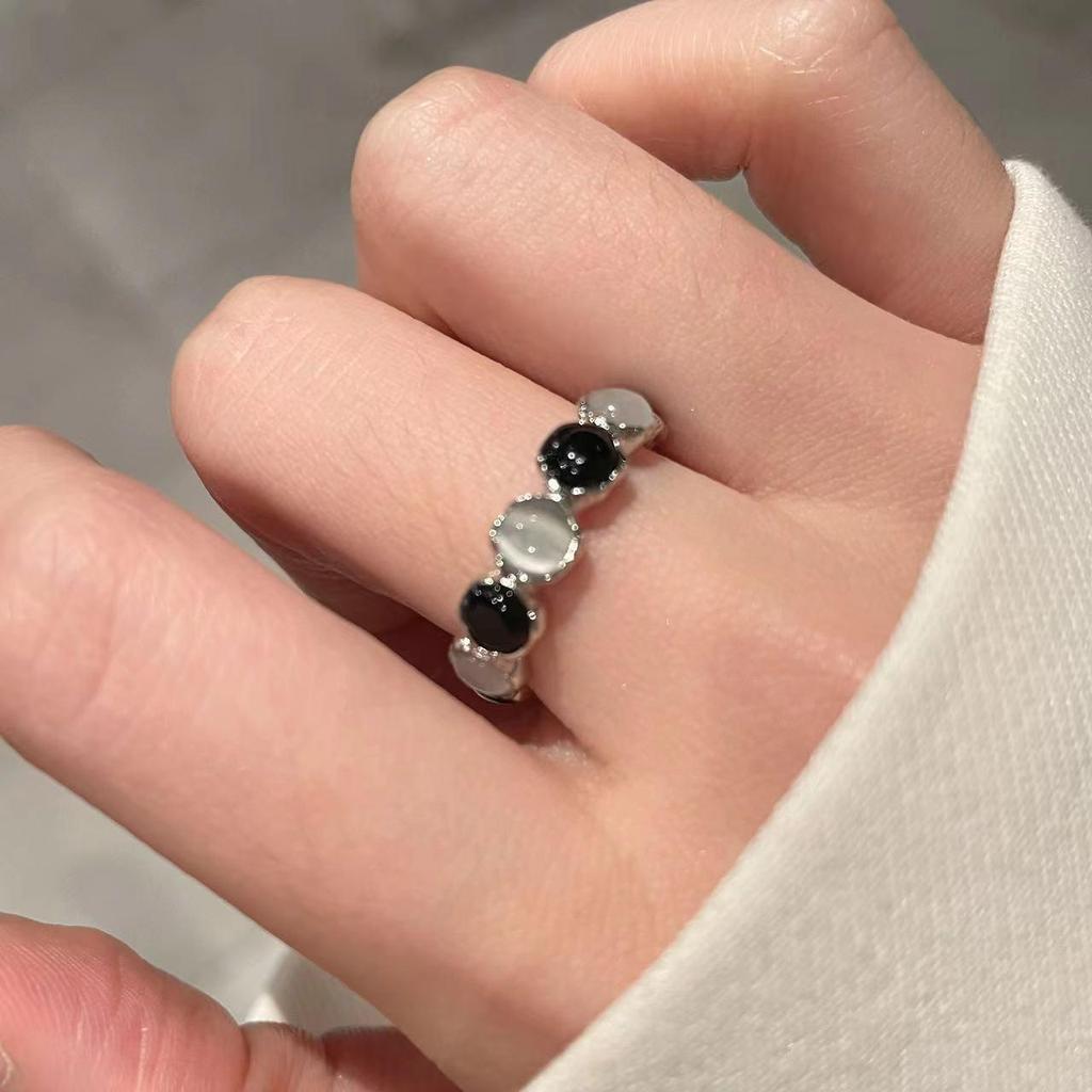 2023 Black and White Gemstone Open Ring: Niche French Style for Women