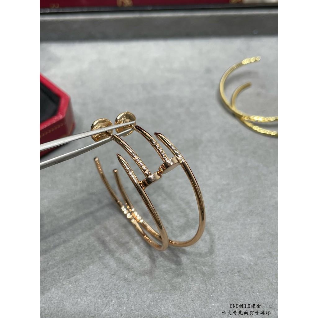 Beliebte kleine Ohrringe für Männer und Frauen, die getragen werden können, Hinzufügen von Nietelementen, modisch und exquisit, hochwertige, kundenspezifische Galvanisierung mit 18k Gold