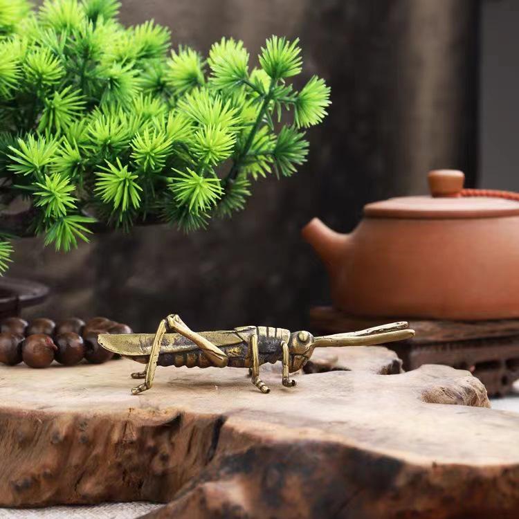 Pure Copper Locust Grasshopper Tea Pet Ornament with Brass Lid for Iron Pots – Creative Kung Fu Tea Set Accessory