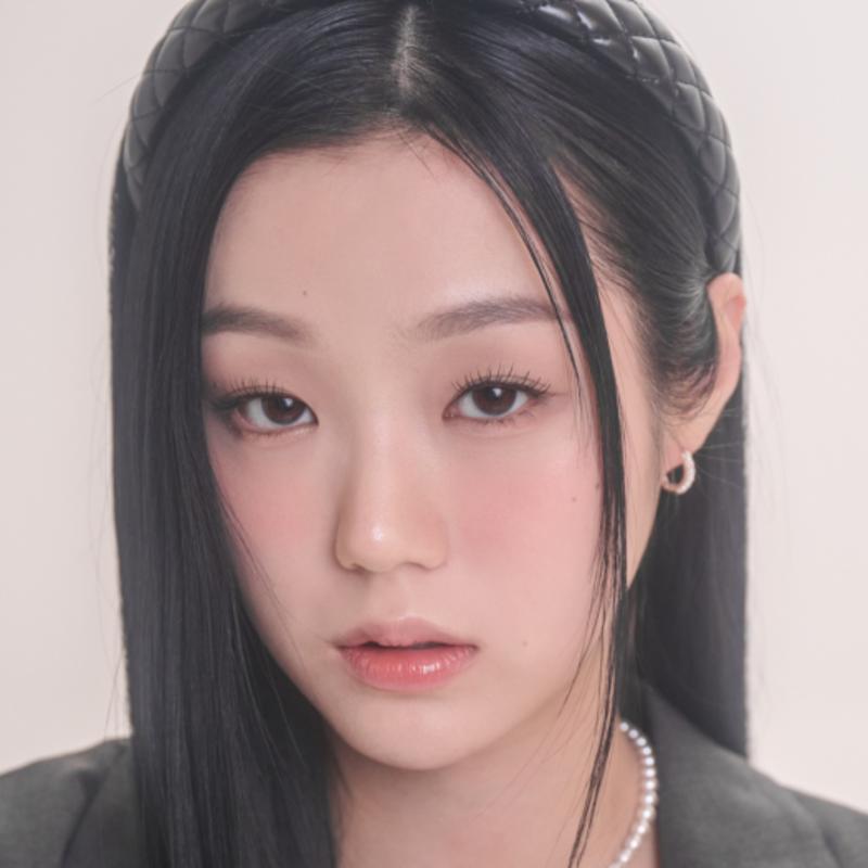 

ПОСТЛЮДИЯ СТЕГАНАЯ КОЖАНАЯ ПОВЯЗКА ДЛЯ ВОЛОС (2 ЦВЕТА) BEIGE