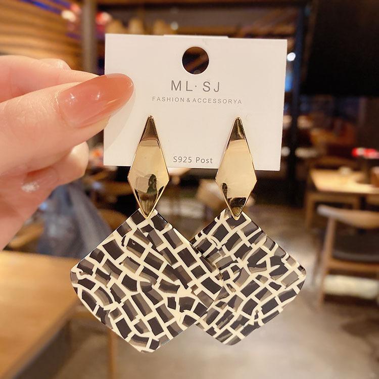 Premium Atmospheric Texture Square Earrings Femininity Personality Earrings Earrings Earrings