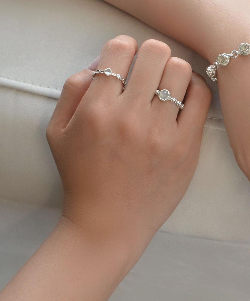 Vivus Round Gemstone White Gold Silver Moonstone Ring