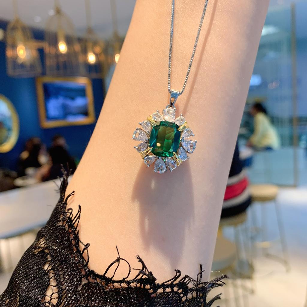 Jewelry Pendant, Simulated Emerald, Diamond-Encrusted Women'S Pendant, Main Stone 10 * 12.