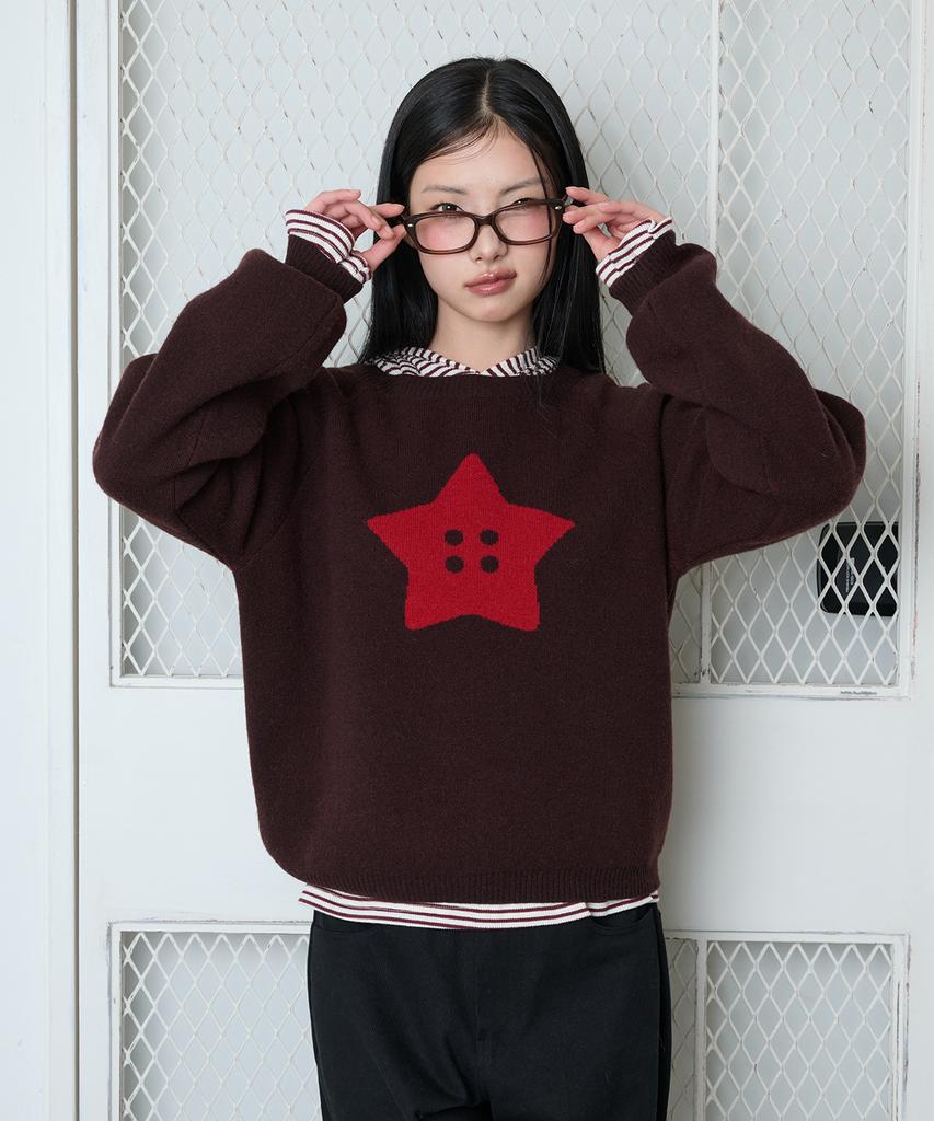 Isjabaibeu Star Button Knit - Brown