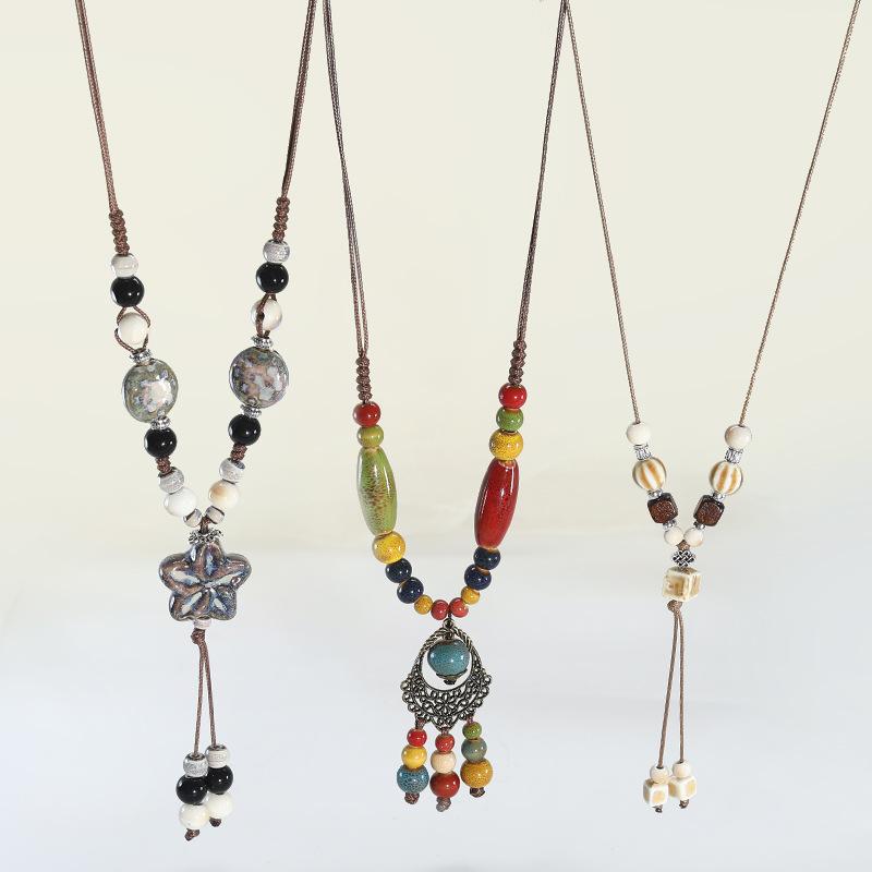 Böhmische Keramik Stern Halskette - Lange handgefertigte Perlenkette mit Anhänger im Stil der Volkskunst zum Layern über Pullovern