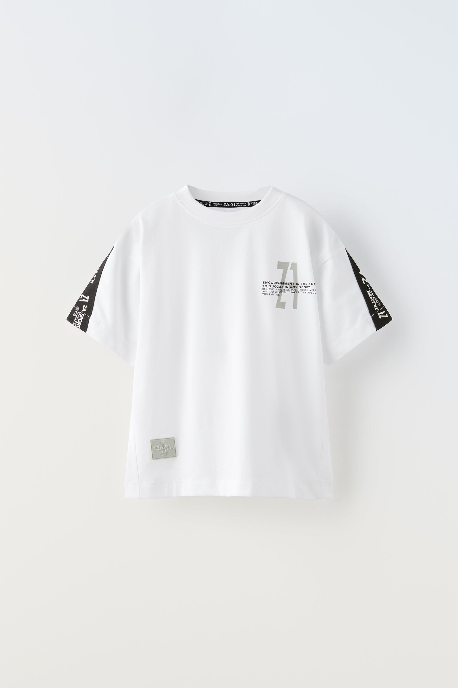 

СПОРТИВНАЯ ФУТБОЛКА С ЛЕНТАМИ