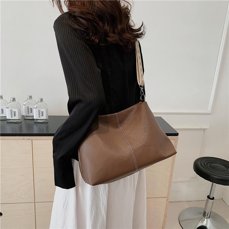 Stylish Vintage Summer Shoulder Bag For Women In Soft Pu Material For Casual Everyday Use
