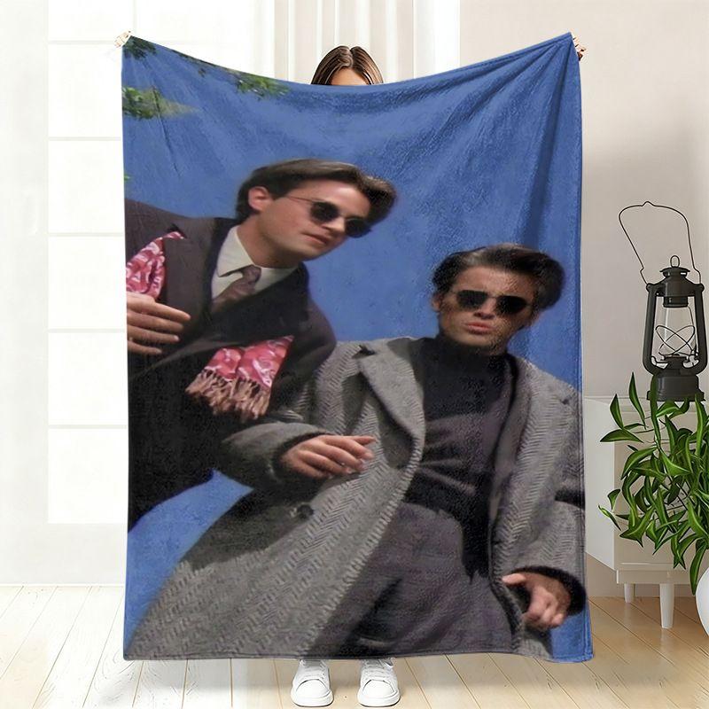 VIKAMA Vintage Movie Collage Flannel Throw Blanket Retro Character Grid Photo Print Soft Warm Sofa Bedroom Home Decor