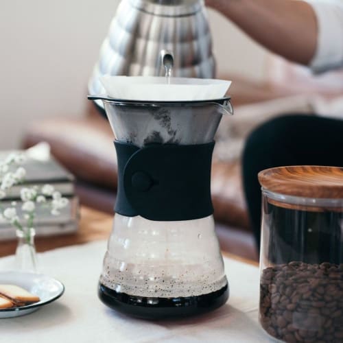 HARIO V60 kapací karafa 700ml černá na 1 až 4 šálky s páskem VDD-02B