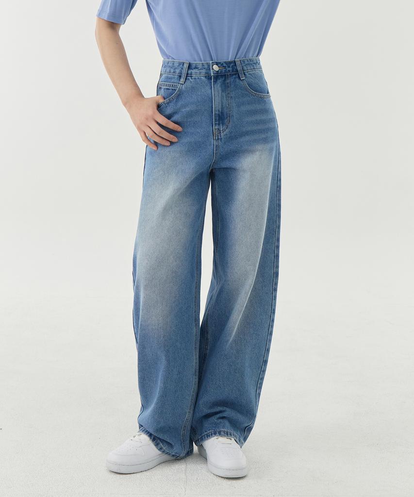 Akeusi Baggy Curved Wide Denim Pants Unisex (Light Wash)