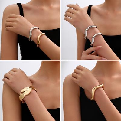 Fashion Liquid Pleated Irregular Collar Bracelet Cold Wind Metal Lava Female Choker Bracelet