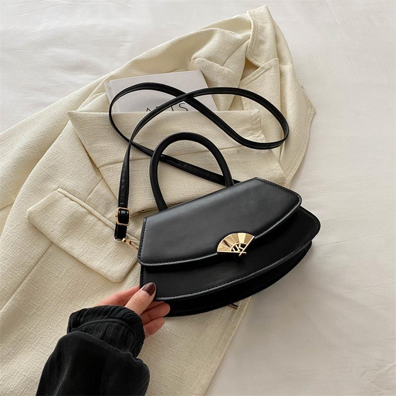 

Spring beautiful casual shoulder messenger bag saddle bag women s new fashion niche design portable woman чёрный