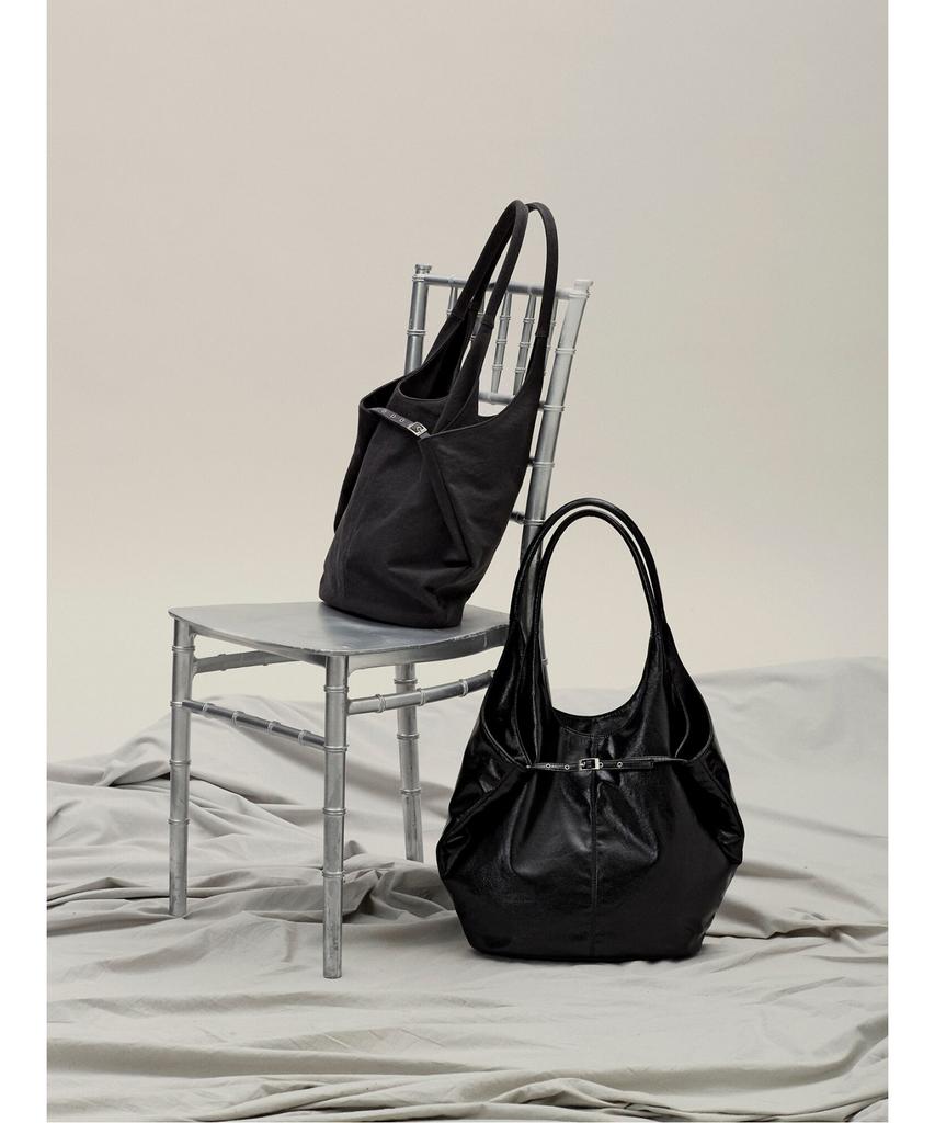 Anggae Glossy Big Shoulder Bag Black