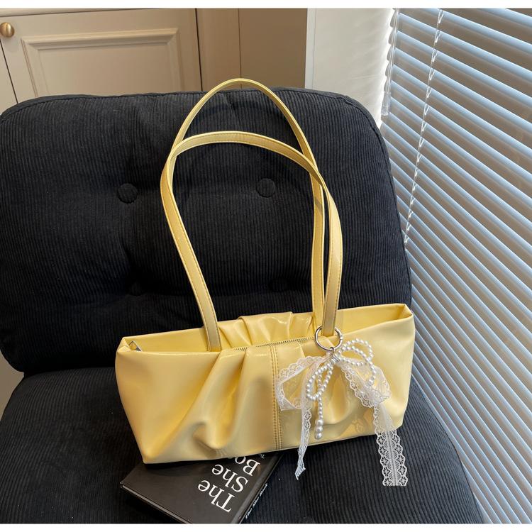 Today's popular niche shoulder bag women's spring new underarm high-end textured bag women