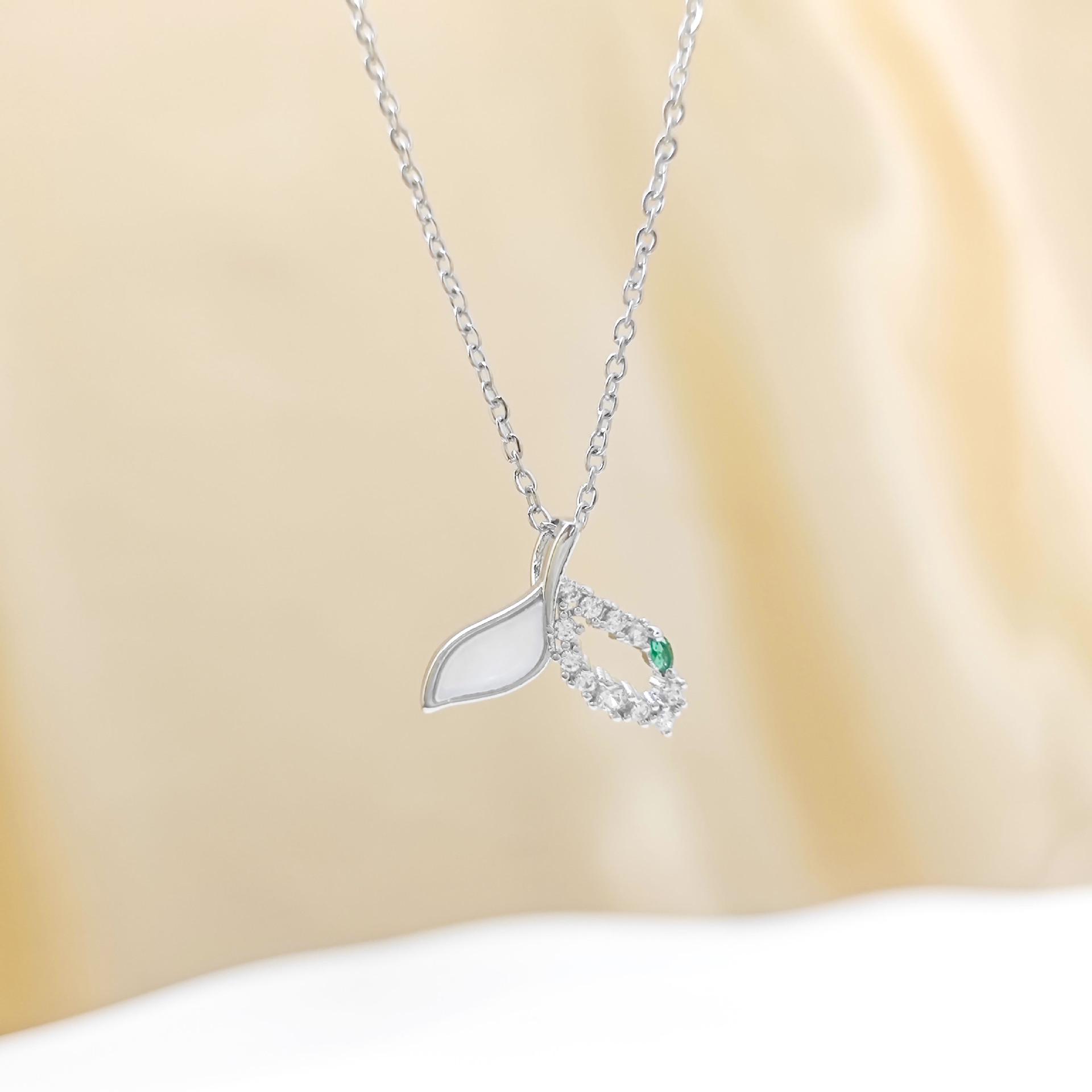 

Elegant Women s White Shell Fishtail Necklace – Luxurious, Versatile, and Simple Korean Style Fashion