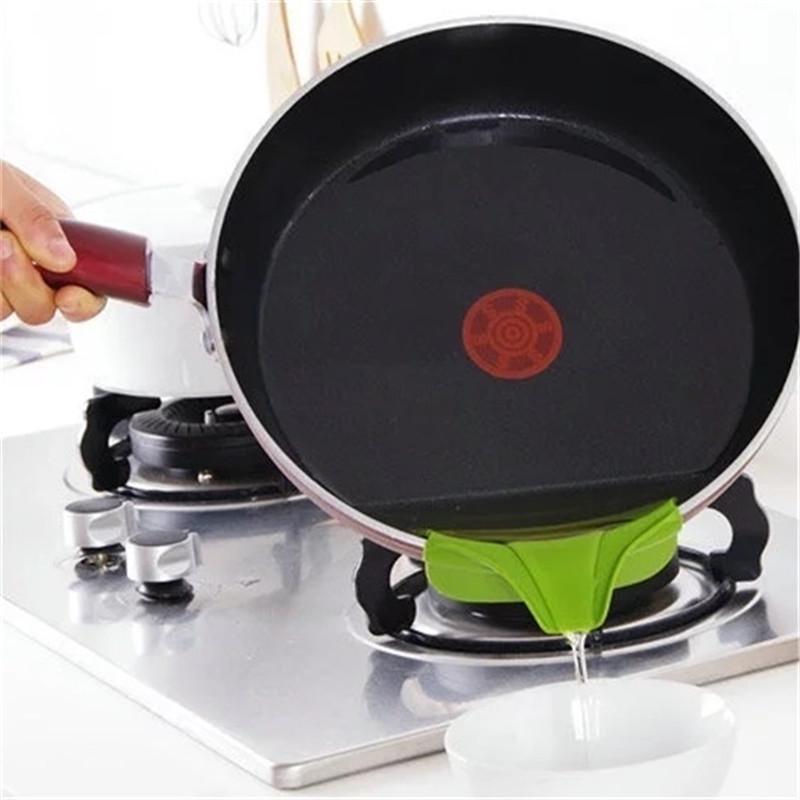 Anti-spill Drain Kitchen Pots and Pans Round Rim Deflector Liquid Kitchen Gadgets