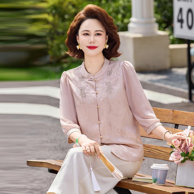 

Mom s New Women s Frog Button Embroidered Short Sleeve Blouse - 2026 Spring/Summer Fashion, Age-Reducing Chinese Style Top 3XL (58-63 kg) рожевий