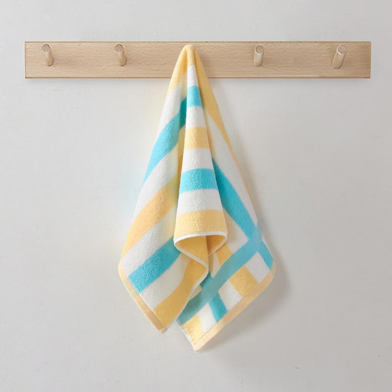 Thickened plaid soft towel Pure cotton strong water absorption Household hotel bath towel Plaid pattern does not lose hair and does not fade