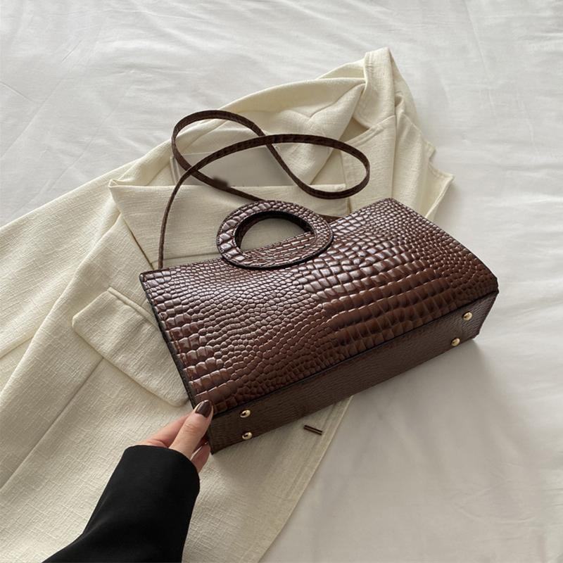 Crocodile Pattern Leisure  New in Large Capacity Commuting Retro Single Shoulder Diagonal Straddle Women's Armpit Hand Bag