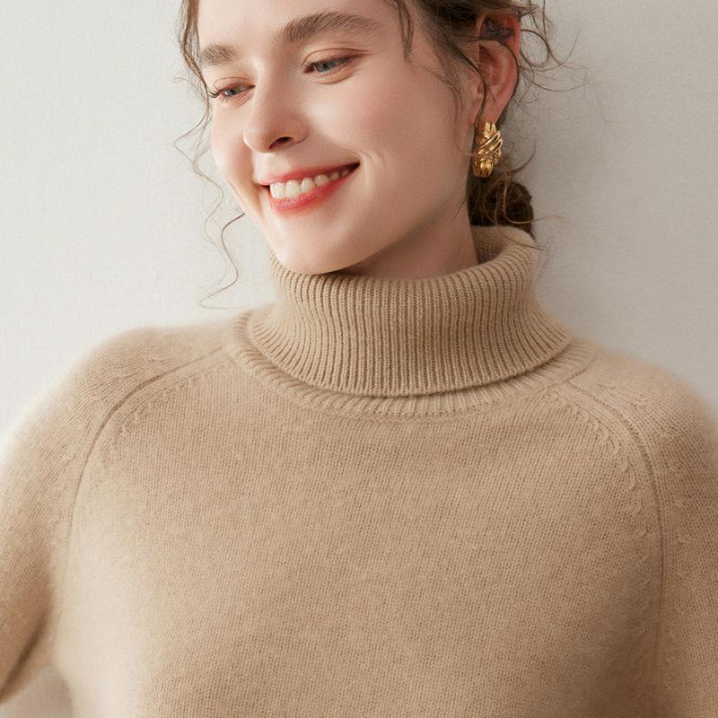Women's Thickened Cashmere High-Neck Sweater - Autumn/Winter Knitted Loose Base Layer for a Cozy, Relaxed Style
