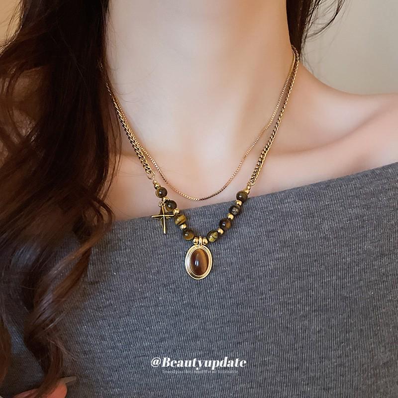 Retro Tiger Eye Stone Necklace - Versatile Maillard Style for Autumn & Winter Sweaters, High-End Luxury Accessory.