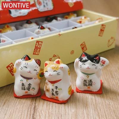 Lot de 3 Mini Chat Porte-Bonheur en Céramique, Figurines Décoration de Bureau Voiture, Chatons Mignons Ornement Maneki Neko 3,3 cm de Haut