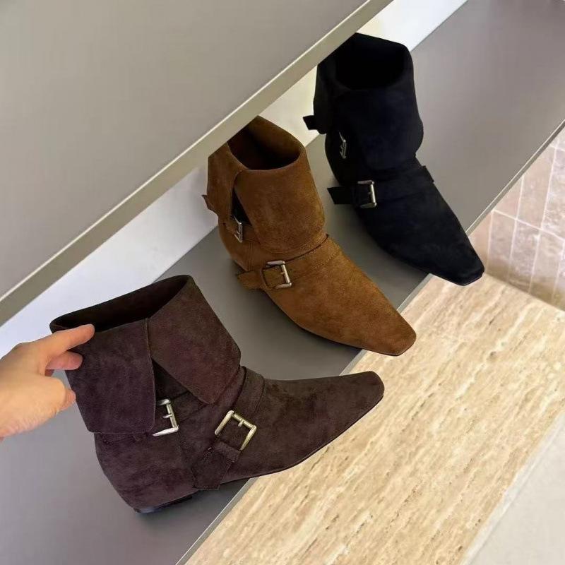 Inner Height Increase of 4cm~ Korean Version Retro Suede Square Head Short Boots for Women, New Buckles for Autumn and Winter, Two Short Boots Fo