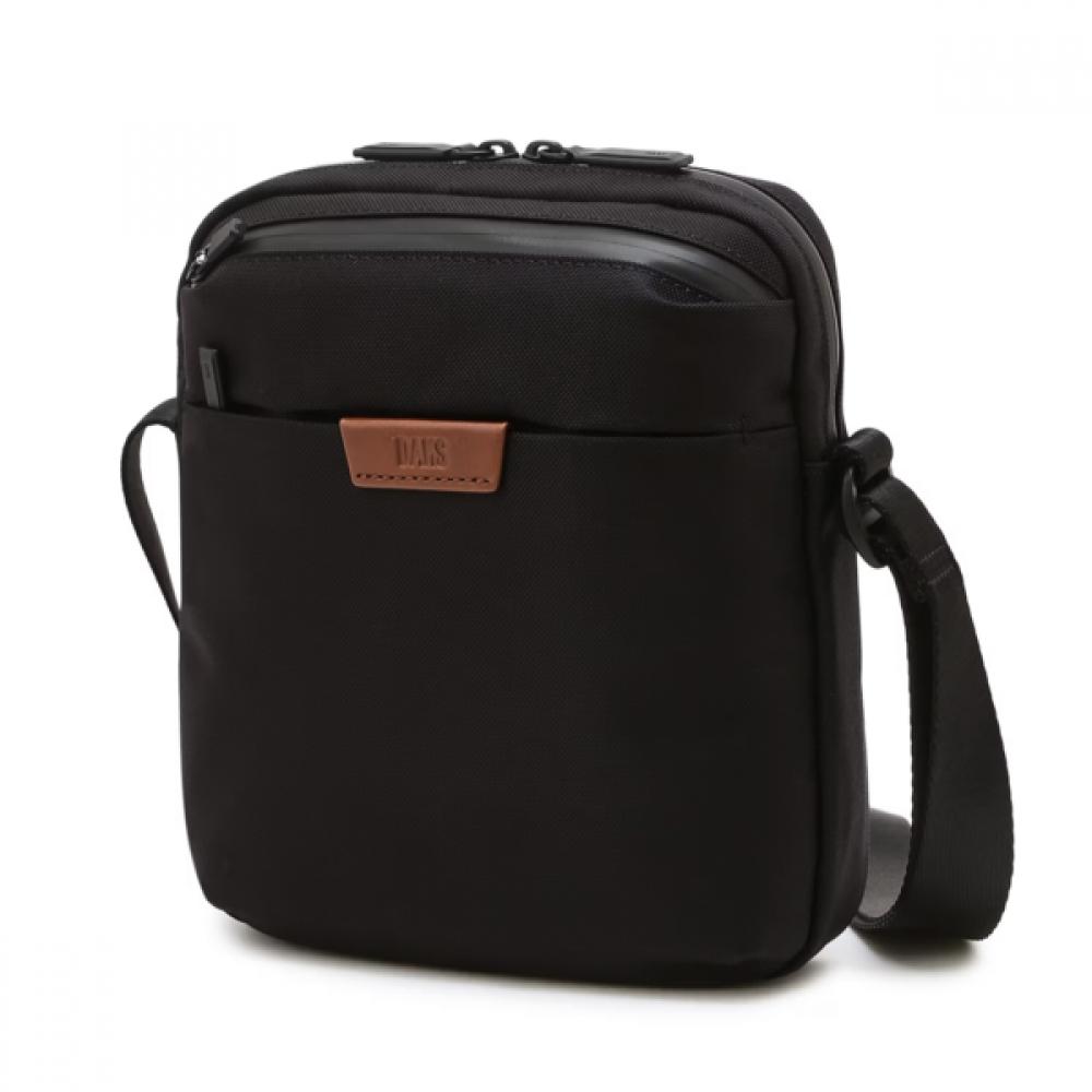 

Daks Black Embossed Logo Nylon Crossbody Bag Dbba6e776bk Single option