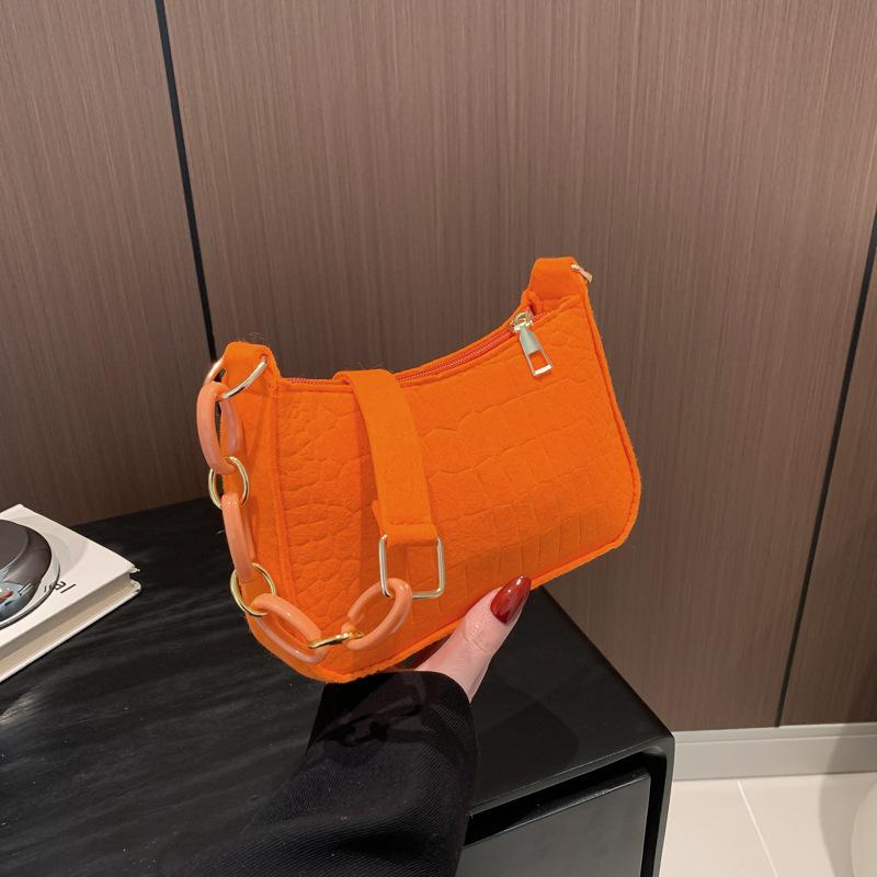 New Beautiful Chain Small Bag Trend Line Lightweight Shoulder Bag Personalized Fashion Small Square Bag Women