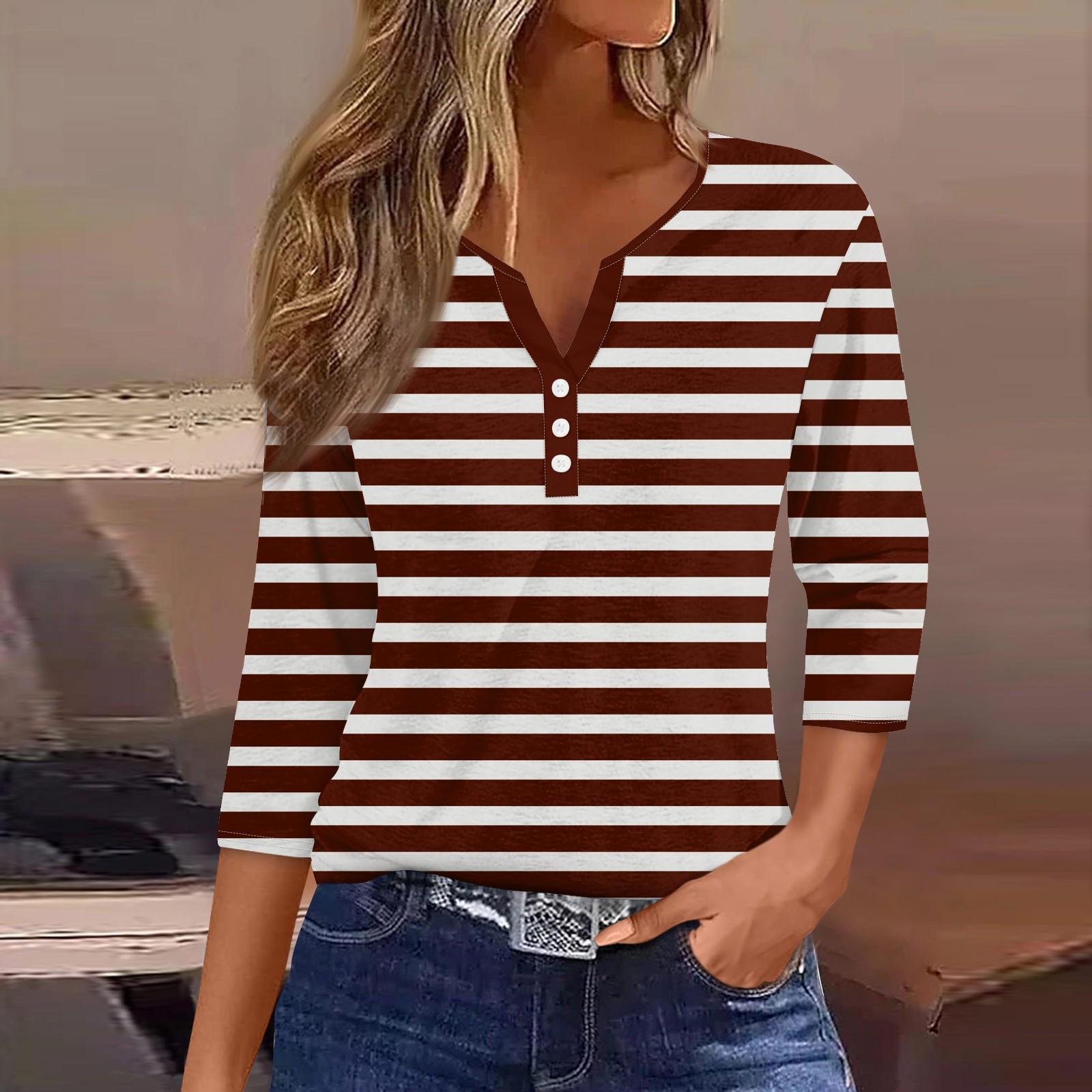 

Жен. Футболка Футболка С принтом Пуговицы Рукав 3/4Ежедневно Выходные Мода Классический Топ с v-образным вырезом Обычный XXL коричневый
