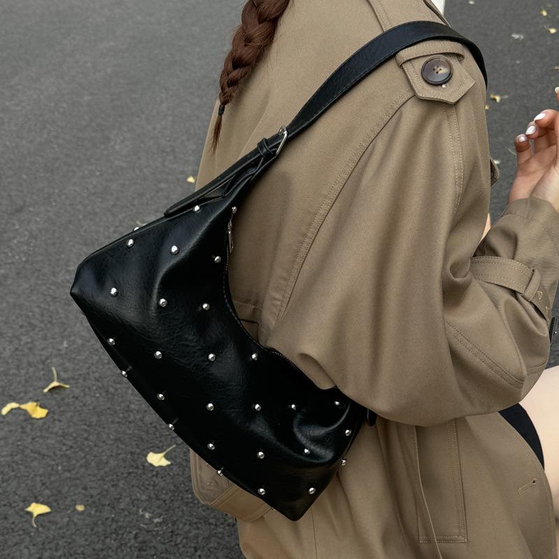 Niche Rivet Underarm Bag Retro Soft Leather Handbag Women's 2025 New High-end Shoulder Messenger Bag