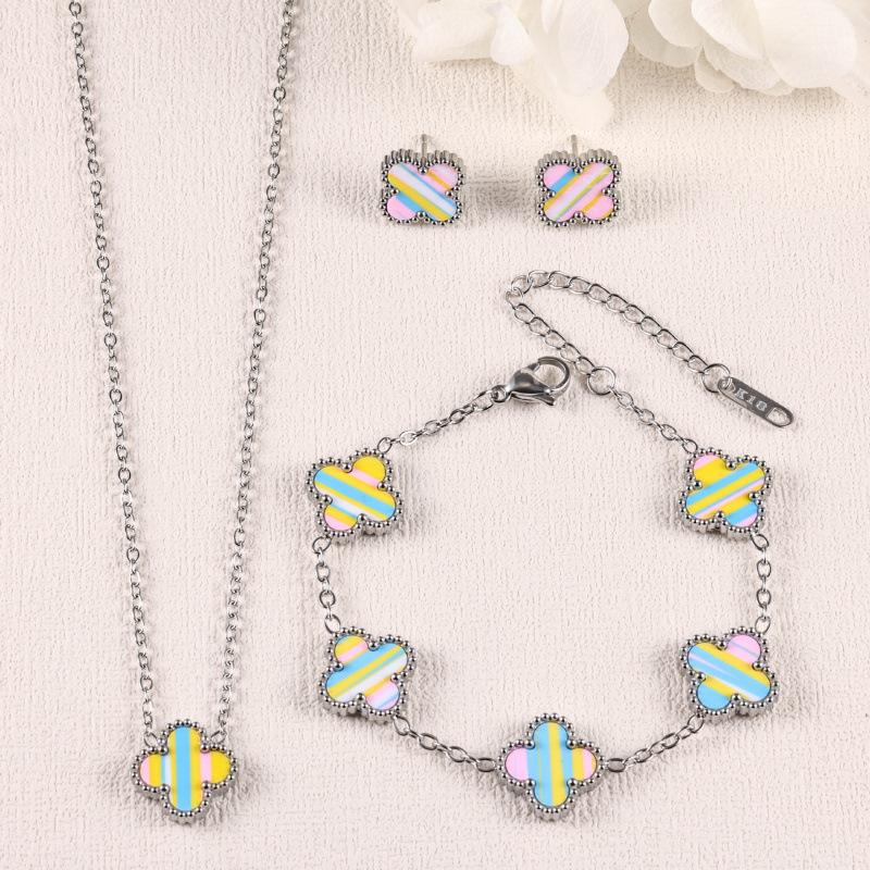 Four-leaf Clover Three-piece Necklace Bracelet and Earring Set - A Luxurious Colorful Fashion Jewelry Set