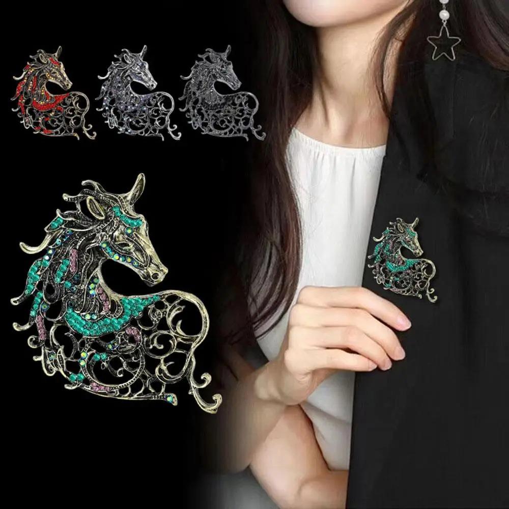 Hollow Out Rhinestone Horse Head Brooches Vintage Metal Badge Pin New Year Gifts
