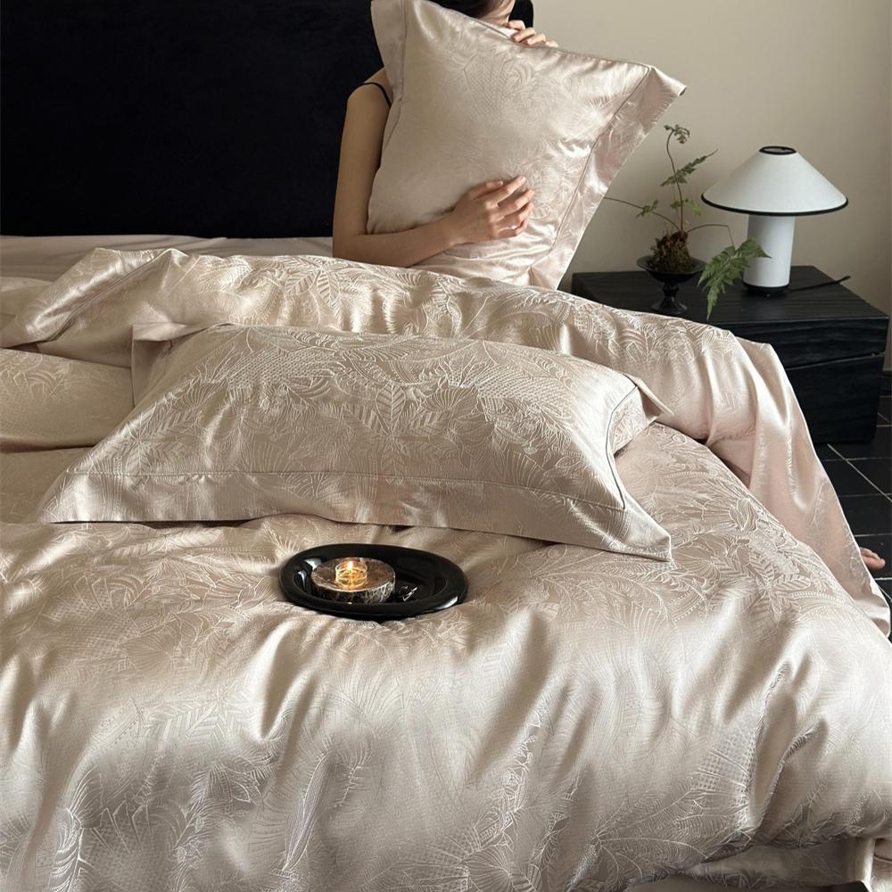 Pure Cotton Bedding Four-piece European Classical Simple Skin-friendly Breathable Bed Sheet Quilt Cover Pillowcase Kit