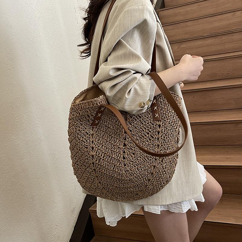 Ins summer Internet celebrity straw bag 2025 new seaside vacation beach woven bag large capacity shoulder tote bag