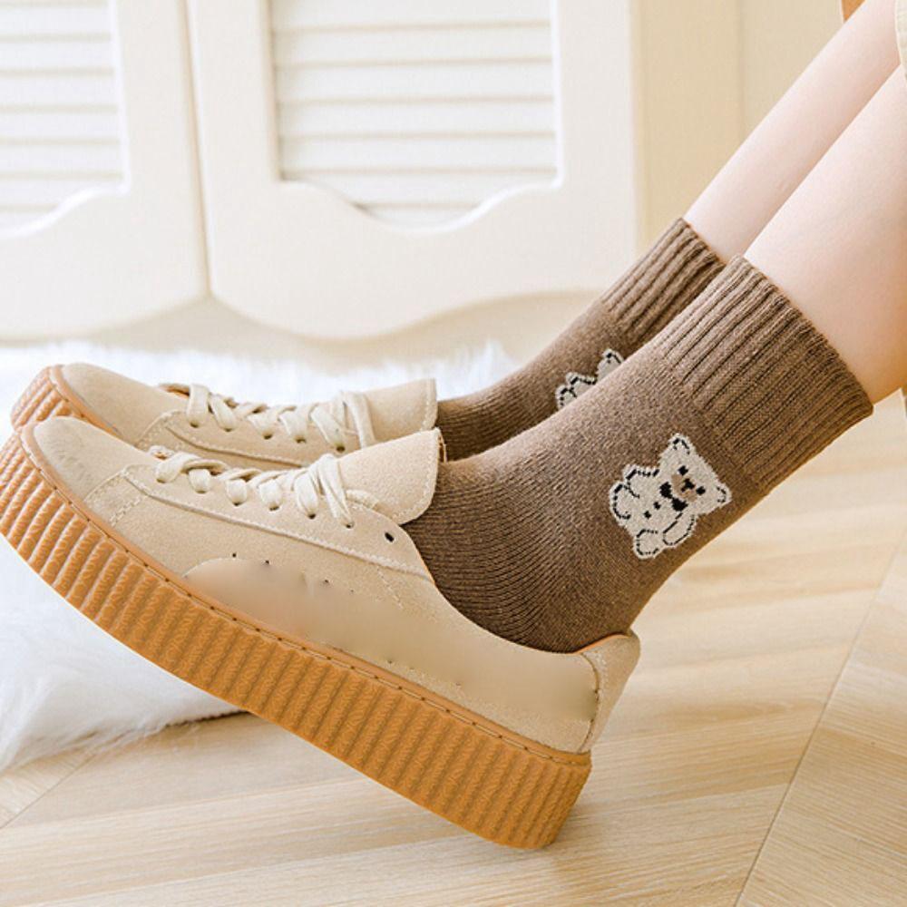 Socken aus Baumwolle mit kleinem Bärenmuster, Plüsch-Socken im japanischen Stil, Neue mittelhohe Socken für Damen