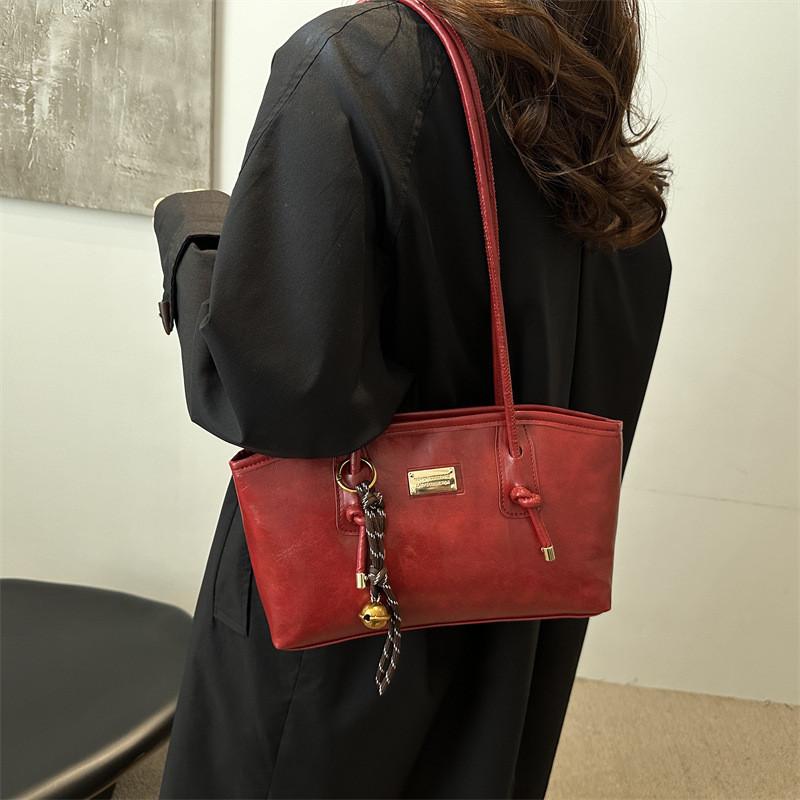 Pu Tote Bag For Women With Stitching Design And Inner Phone Pocket For Daily Use