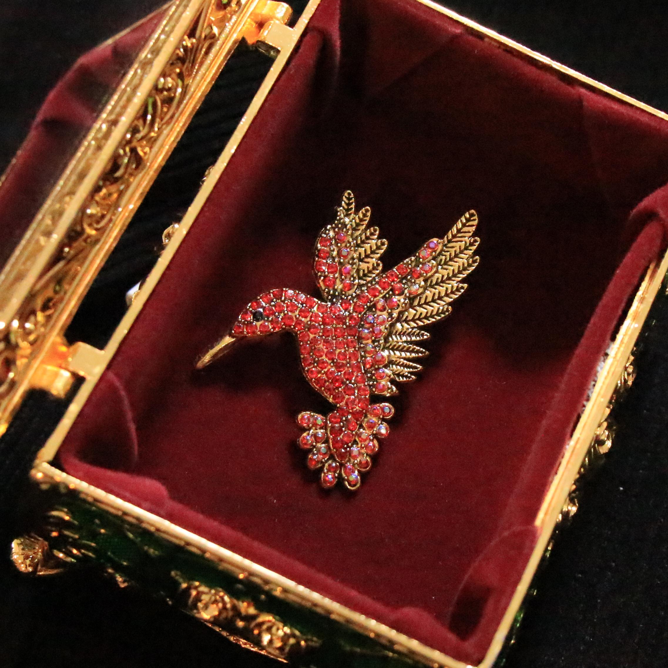 

SKEDS Luxury Crystal Elegant Bird Brooches Pins For Women Rhinestone Badges High Quality Jewelry Wedding Party Corsage