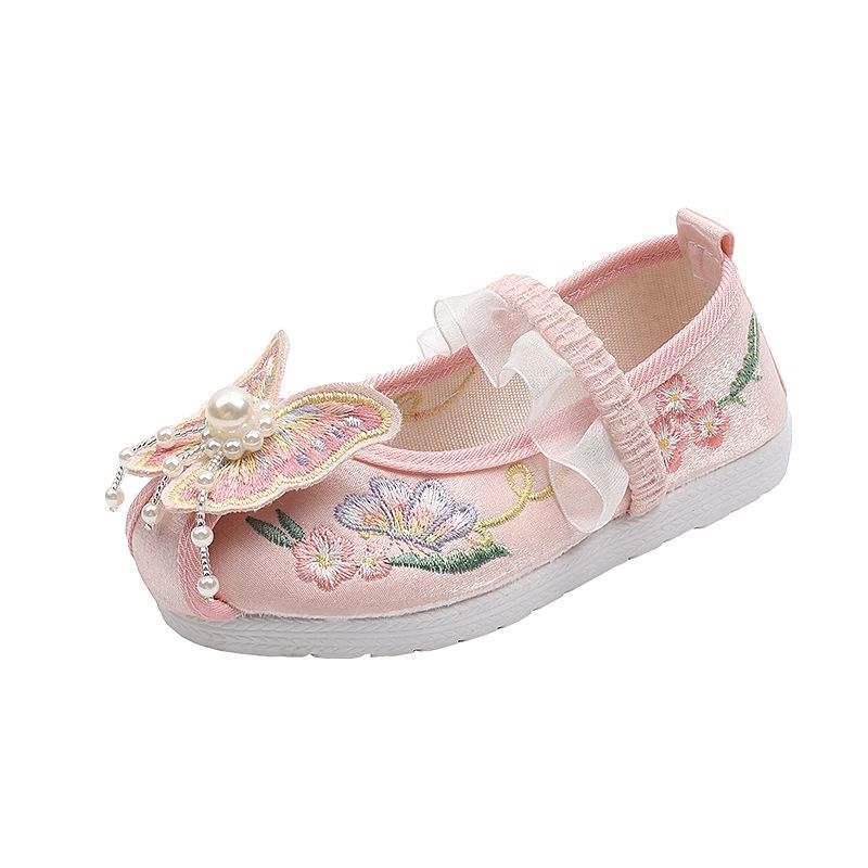 Ancient-Style Hanfu Shoes for Girls: Autumn/Winter Embroidered, Handmade Old Beijing Cloth Shoes in Traditional Chinese Design for Babies & Children.