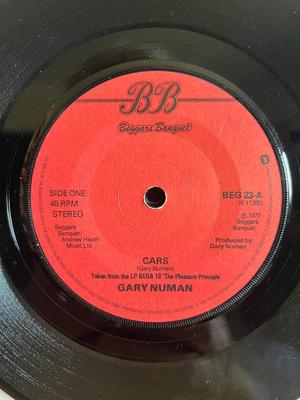 7inch Record GARY NUMAN - Cars BEG23 BEGGARS BANQUET 1979 UK Dance & Electronica Used