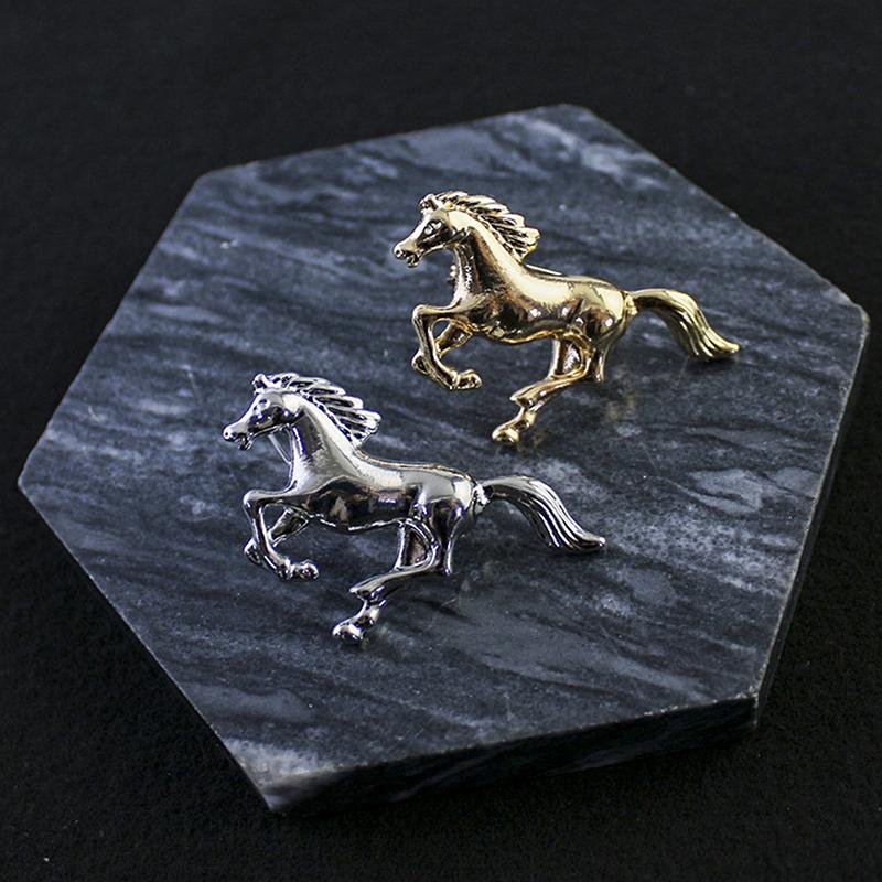 1Pc Brooch Pin Retro Enamel Horse Design Badge Clothes Hats Bags Scarves Collar Lapel Brooch Artistic Accessory
