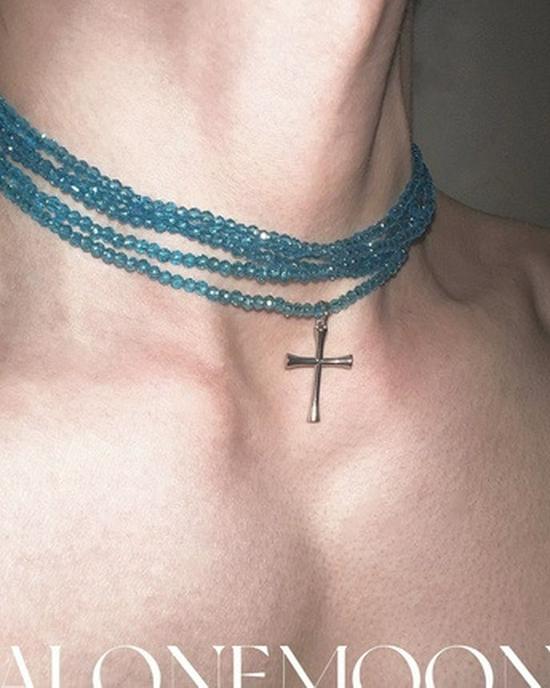 2024 Mehrlagige Rotes Kreuz Choker-Halskette im Original-Design mit Titanstahl