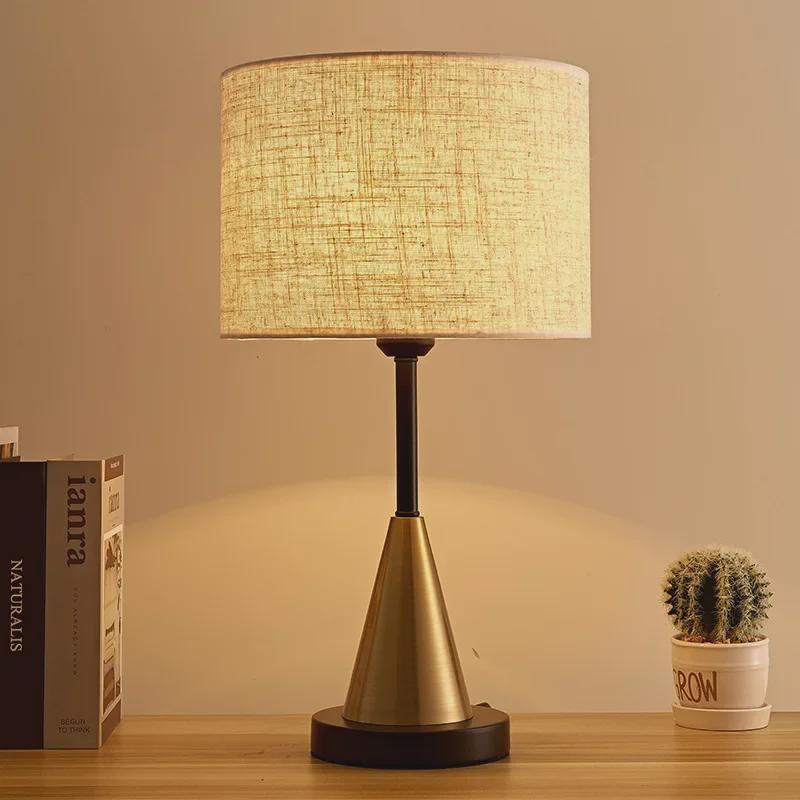 Nordic Wedding Home Bedside Lamp: Simple, Modern, Romantic Luxury Table Lamp