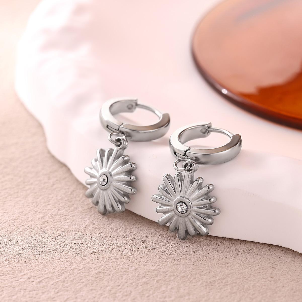 

Small White Cubic Zirconia Flower Hanging Earrings Gold Color Hoop Earring For Women Elegant Fashion Stainless Steel Jewelry