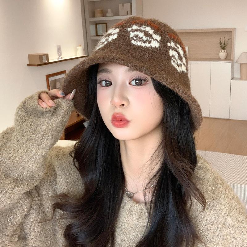 Japanese Versatile Rose Jacquard Knitted Wool Hat In Autumn and Winter Casual Windproof Warm Hat Showing Face Small Hat for Women