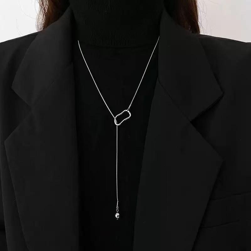 Autumn and winter niche necklace men s and women s hip-hop sweater men s tide high-end smiley face square brand collarbone sweater chain niche