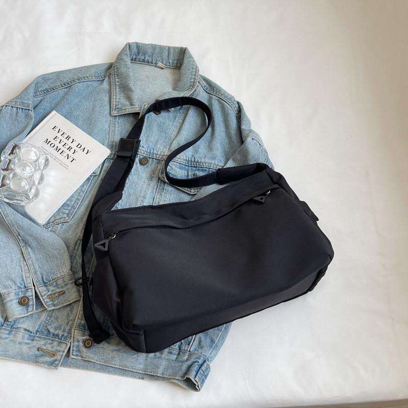 Stylish And Spacious Canvas Tote Bag For Women In Minimalist Design 2024 Edition