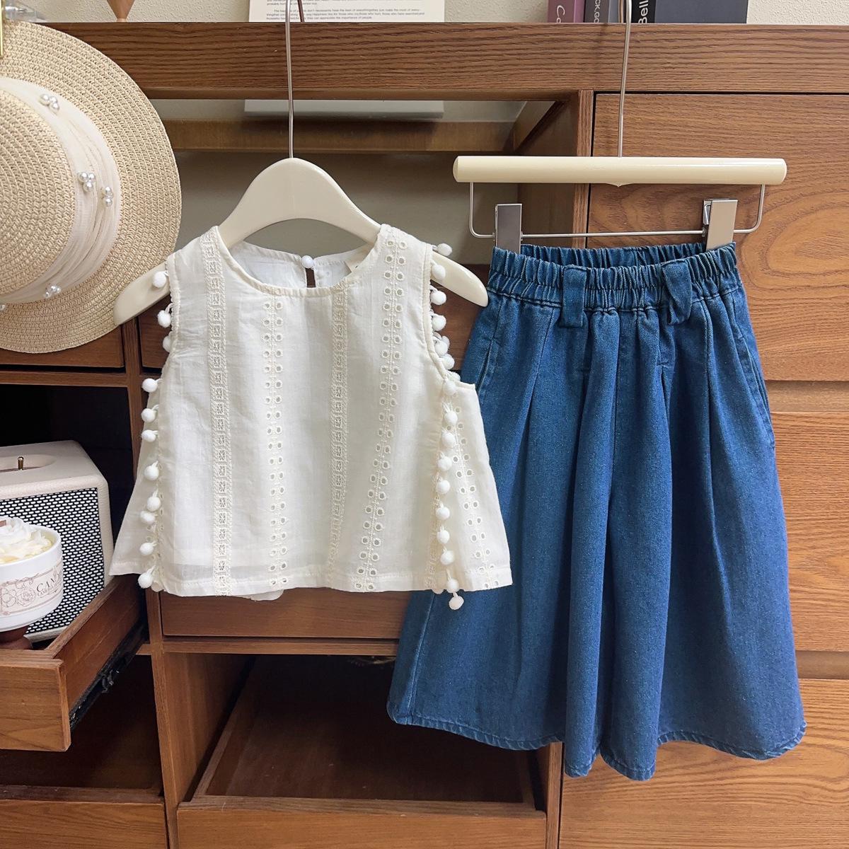 

Girls Korean Style Sleeveless Shirt & Wide-Leg Jeans Set - Summer Fashion Two-Piece (EXB007) Size 140